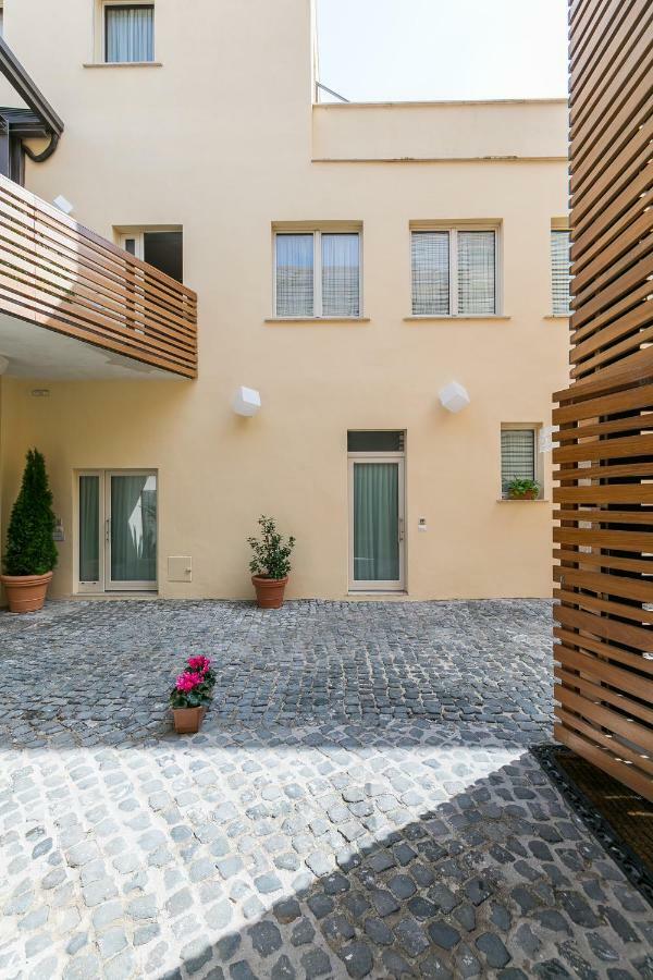 Demetra Eco Guest House Рим Екстериор снимка